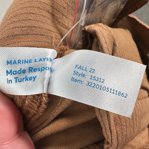 Marine Layer Mens Hudson Relaxed Cropped Pant in Faded Chestnut Size Medium - Picture 9 of 13